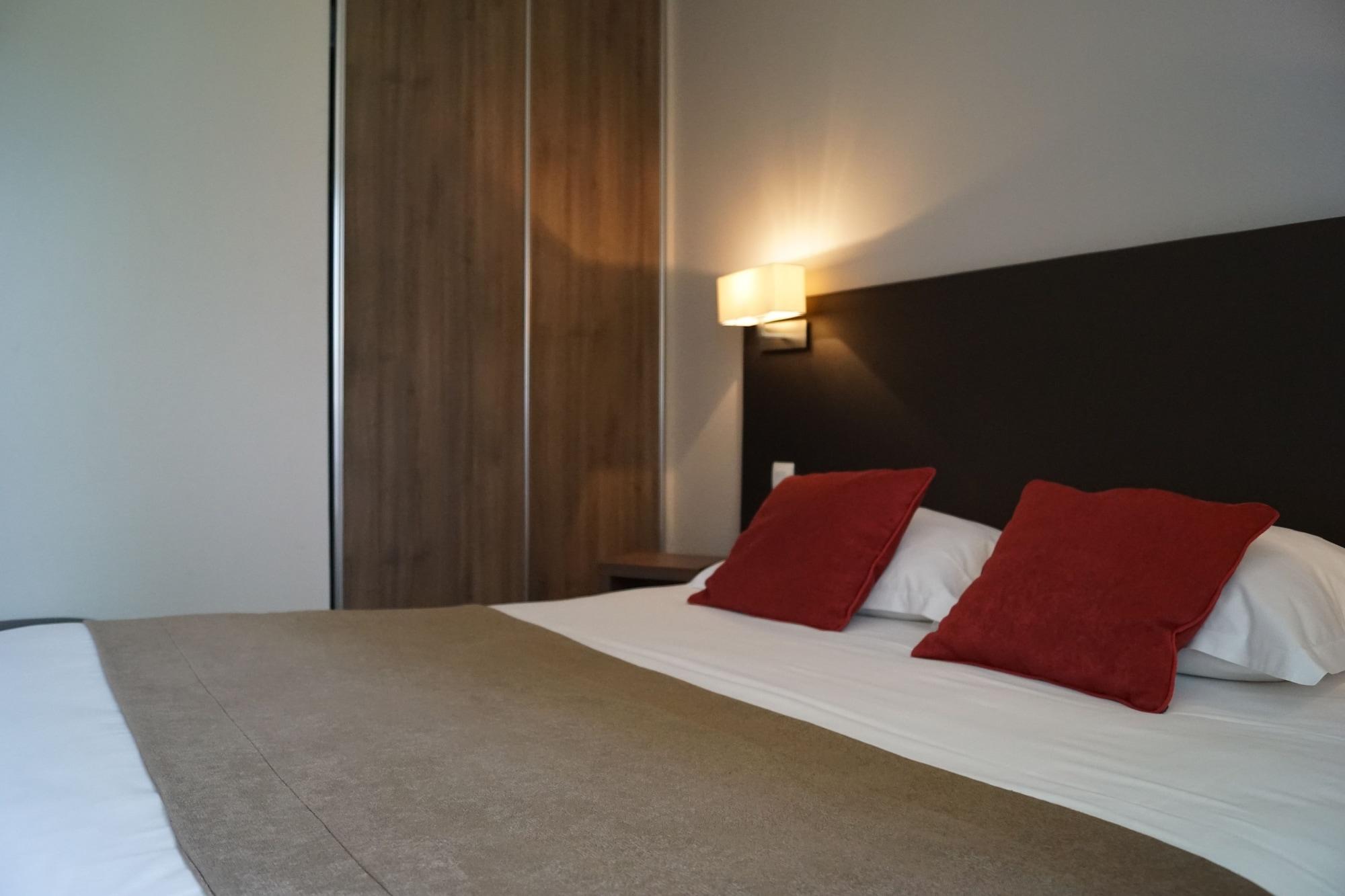 Logis Hotels- Hotel Et Restaurant Domaine De Fompeyre Bazas Eksteriør bilde